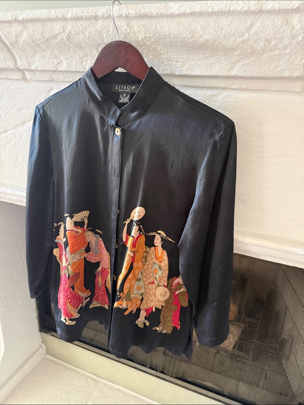 Citron Black 100% Silk Mandarin Collar Jacket with Asian-Inspired Figures - Picture 3 of 6